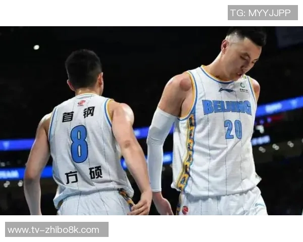 翟晓川妻子分享观赛美照庆祝陪伴第15个赛季只为与你共度每一个瞬间 翟晓川妻子分享观赛美照庆祝陪伴第15个赛季只为与你共度每一个瞬间